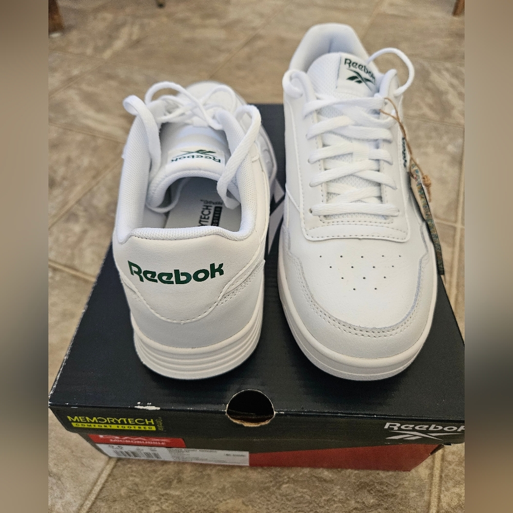 Reebok Court Advance Sneakers SIZE 9.5